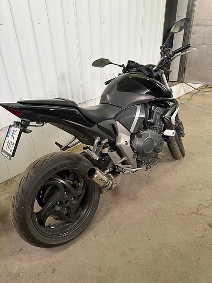 Honda CB1000R 2 of 5