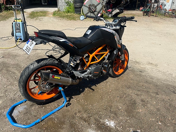 KTM 390 Duke 4 of 5