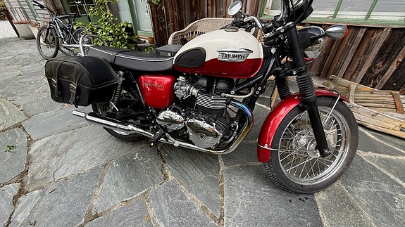 Triumph BONNEVILLE T100, kun 4900km 5 of 5