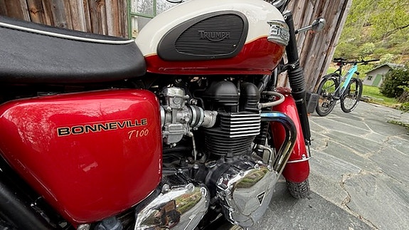 Triumph BONNEVILLE T100, kun 4900km 3 of 5