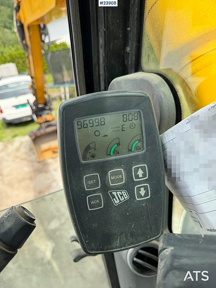 JCB JS145W hjulmaskin m/ pusseskuffe og rototilt 18 of 23