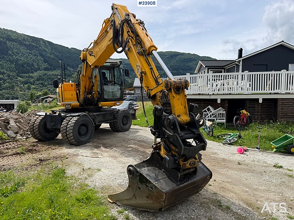 JCB JS145W hjulmaskin m/ pusseskuffe og rototilt 4 of 5