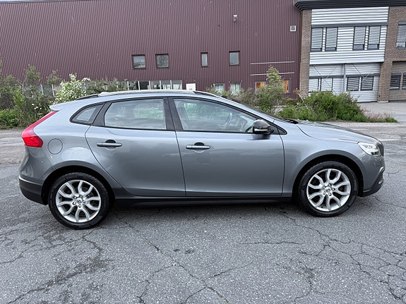 Volvo V40 Cross Country 5 of 5