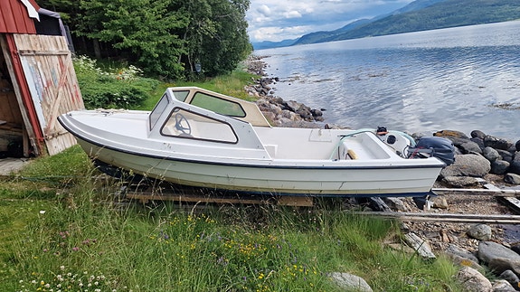 Billig båt, pålitelig motor som fungerer som den skal. 3 of 5