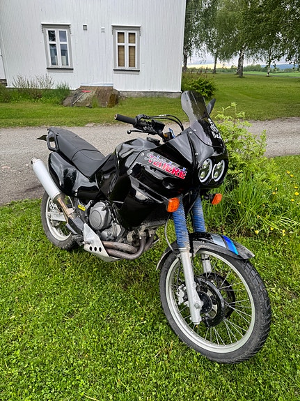 Yamaha XTZ 750 4 of 5