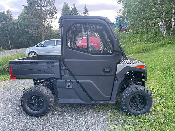 CFMOTO UForce 600 2 of 5