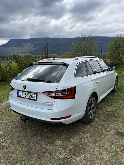Skoda Superb 3 of 5