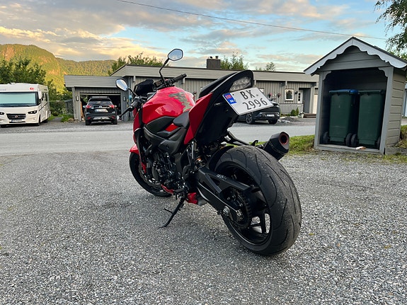 Suzuki GSX-S 750 4 of 4