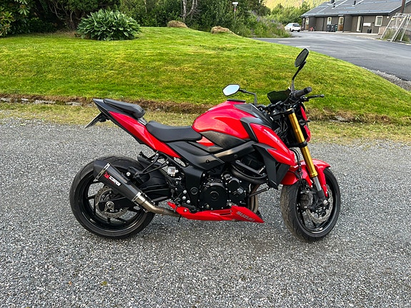 Suzuki GSX-S 750 2 of 4