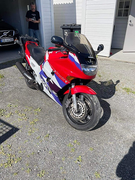 Honda CBR 1000 F 2 of 5