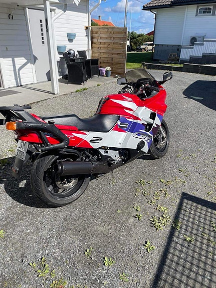 Honda CBR 1000 F 3 of 5