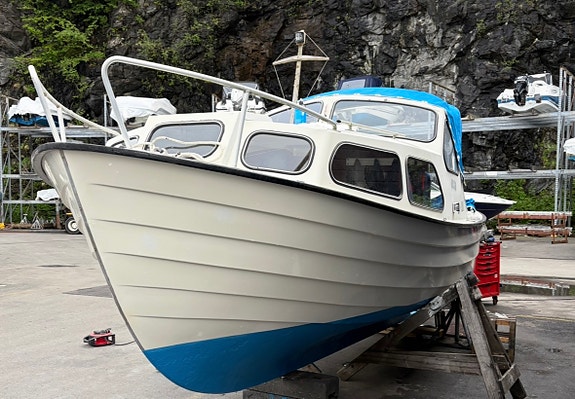 Ny restaurert snekke med Volvo penta 2 sylindret 2 of 10