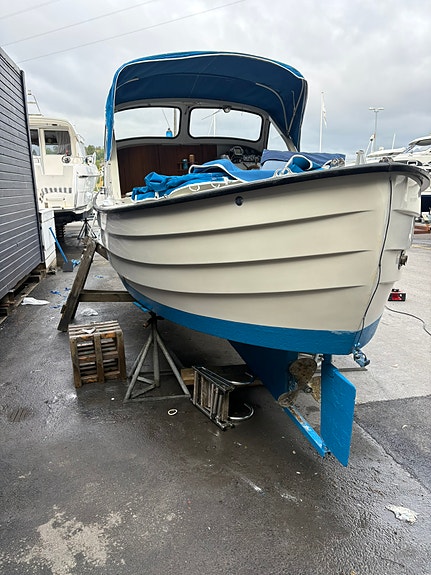 Ny restaurert snekke med Volvo penta 2 sylindret 3 of 10