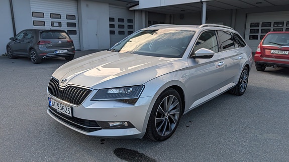 Skoda Superb 3 of 5