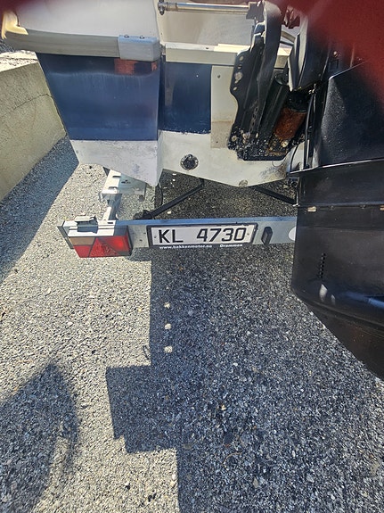 Ferskvannskjørt Uttern S46, 50hk 4 takt m/henger. Selges/byttes Campingvogn 5 of 5