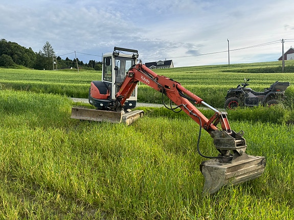 Kubota KX 91-3a2 2 of 5
