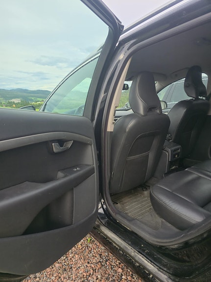 Volvo V70 7 of 9