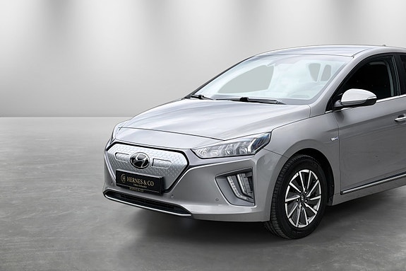 Hyundai IONIQ 2 of 5