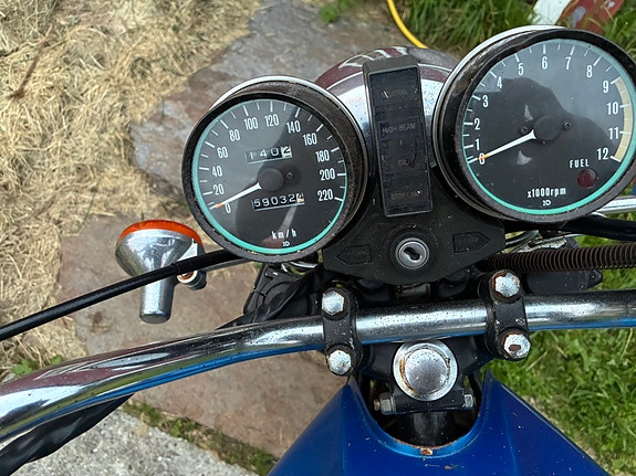 Kawasaki SR 650 3 of 4