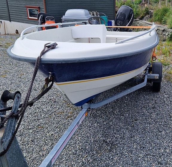 Selvlensende Askeladden med 2007-modell Mercury 25 hk 3 of 5