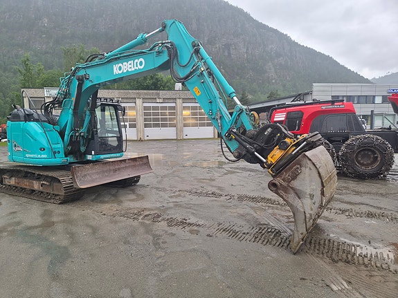 Kobelco 140 2 of 5