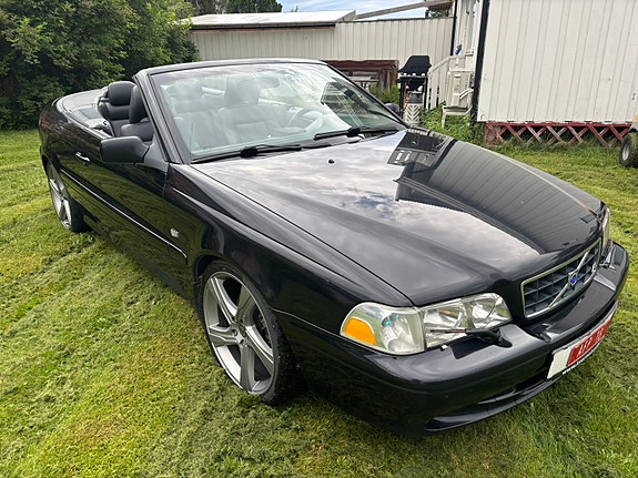 Volvo C70 2 of 5