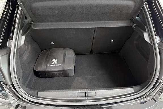 Peugeot e-208 18 of 24