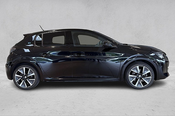 Peugeot e-208 6 of 24
