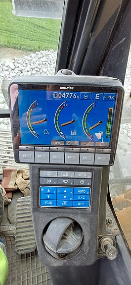 Komatsu Pc 130-8 3 of 5