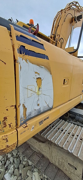 Komatsu Pc 130-8 4 of 5