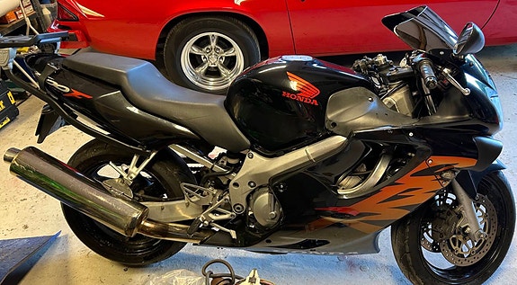 Honda CBR 600 F 4 of 5