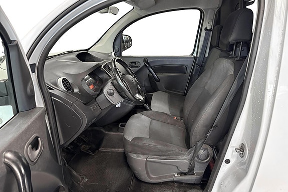 Nissan NV250 5 of 5