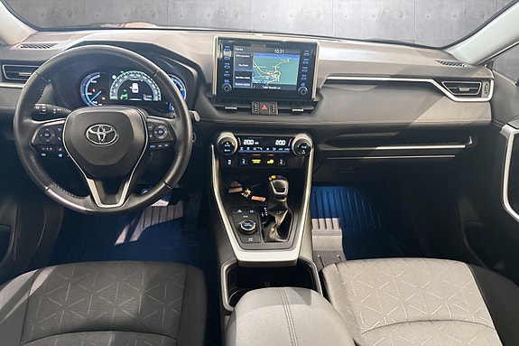 Toyota RAV4 10 of 23
