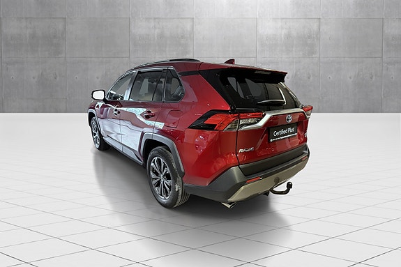 Toyota RAV4 3 of 23