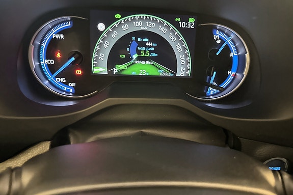 Toyota RAV4 12 of 23