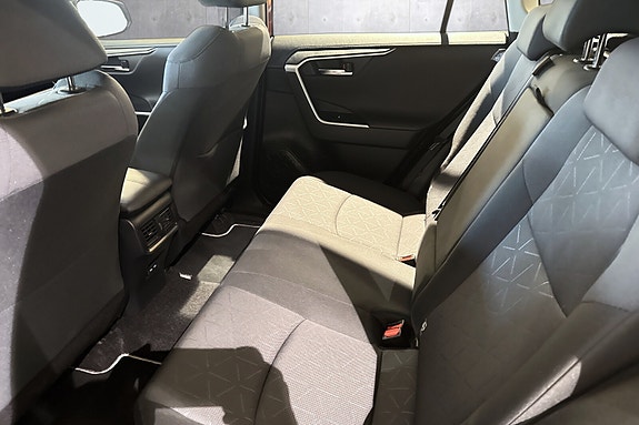 Toyota RAV4 15 of 23
