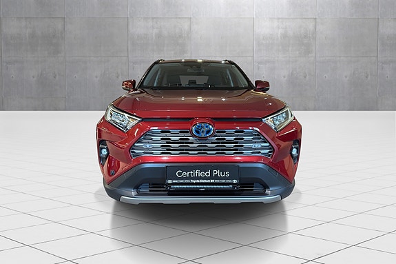 Toyota RAV4 8 of 23