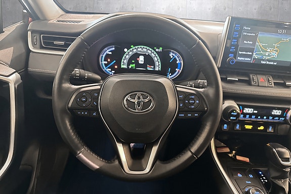 Toyota RAV4 11 of 23