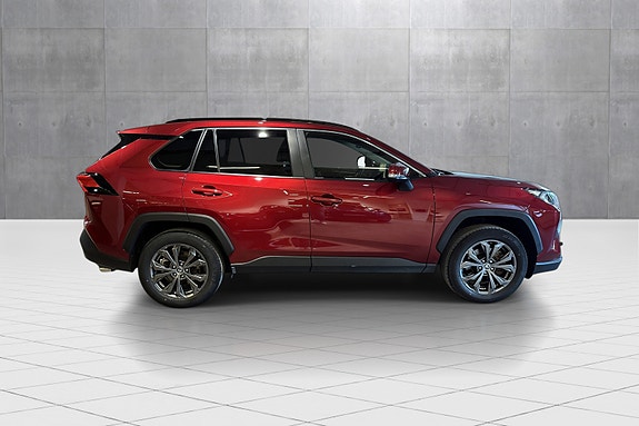 Toyota RAV4 6 of 23
