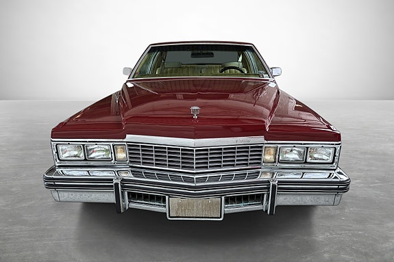 Cadillac Coupé DeVille 2 of 5