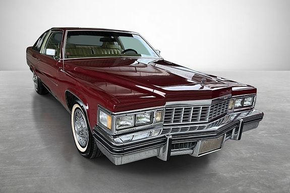 Cadillac Coupé DeVille 3 of 5
