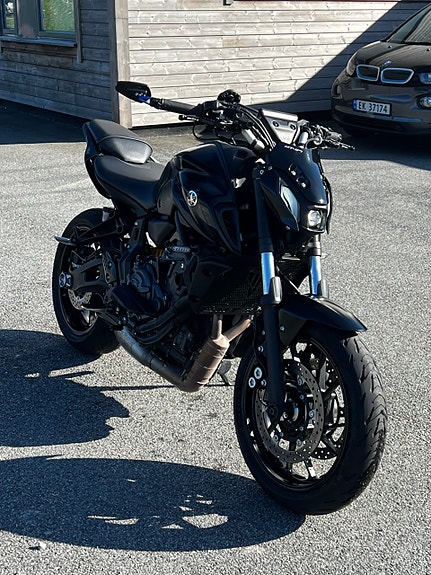Yamaha MT-07 3 of 4