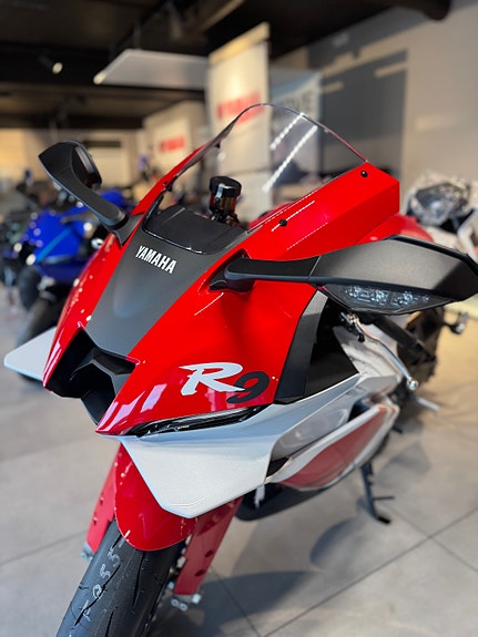 Yamaha YZF R9 4 of 5