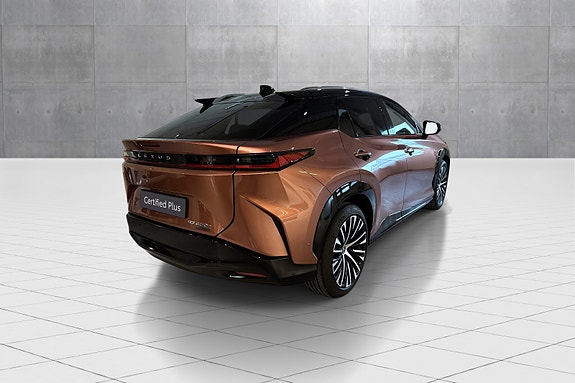 Lexus RZ450e 5 of 21