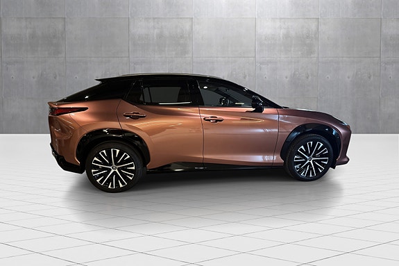 Lexus RZ450e 6 of 21