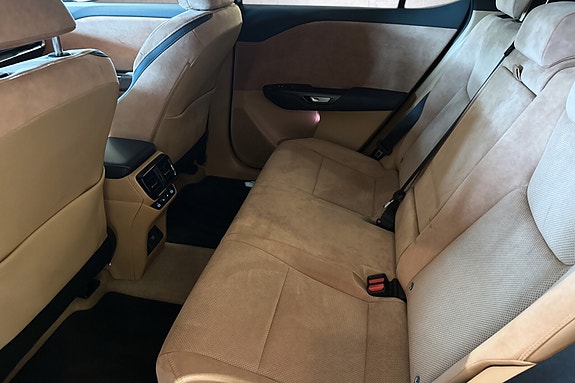 Lexus RZ450e 16 of 21