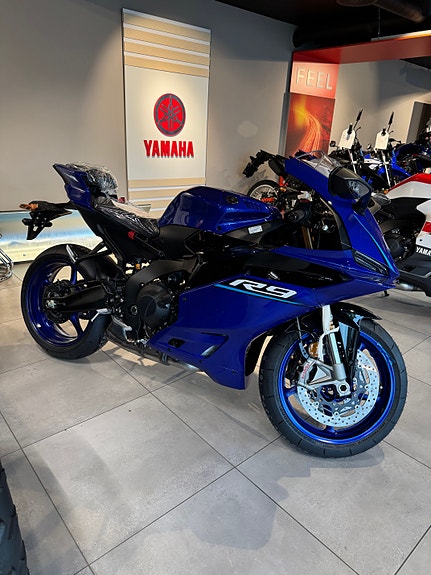 Yamaha YZF R9 2 of 2
