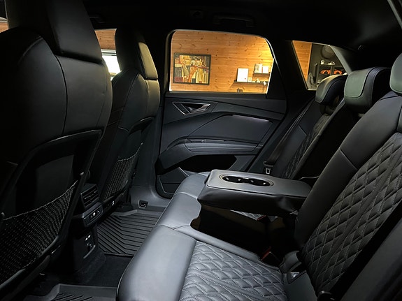 Audi Q4 e-tron 25 of 26