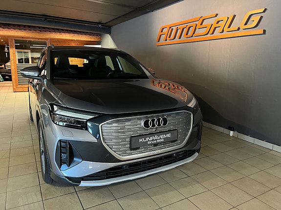 Audi Q4 e-tron 3 of 26