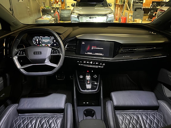 Audi Q4 e-tron 14 of 26